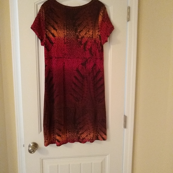 Calvin Klein Multiprint Dress, Medium.  Excellent condition, no flaws - Picture 2 of 9
